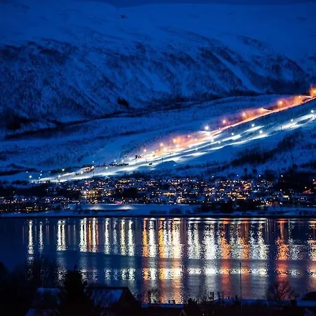 Arctic Retreat - Lovely Surrounded By Spectacular Nature Lejlighed